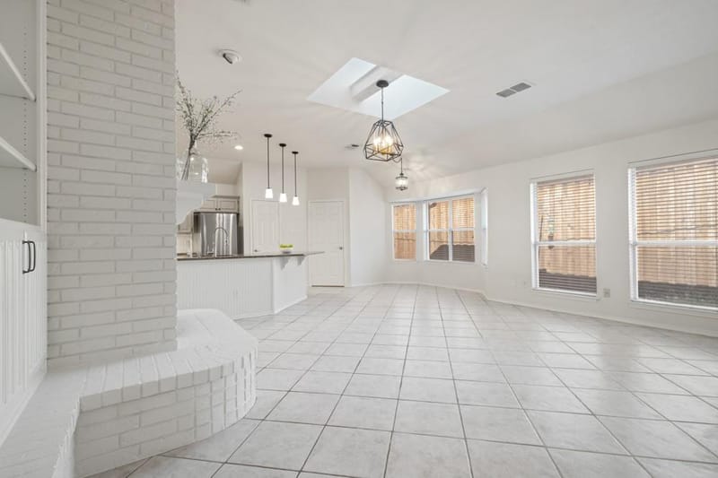 6205 Brookstone Drive, Arlington TX 76001 - Photo 9