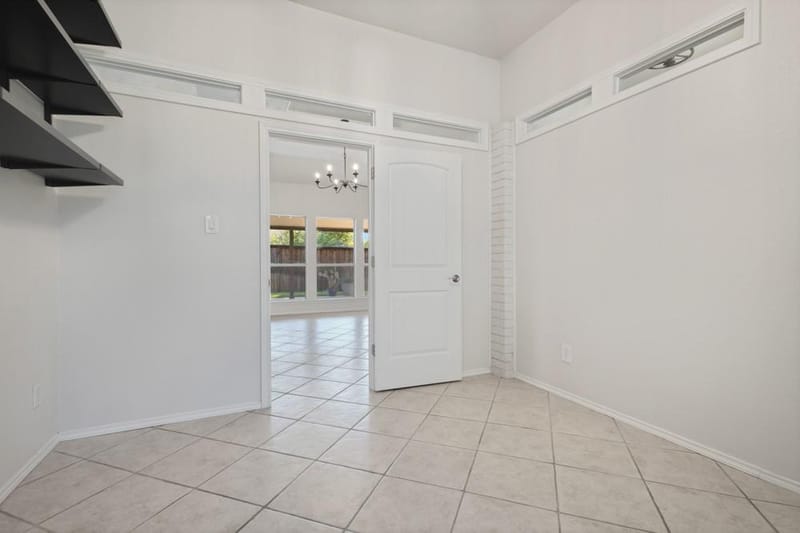 6205 Brookstone Drive, Arlington TX 76001 - Photo 8