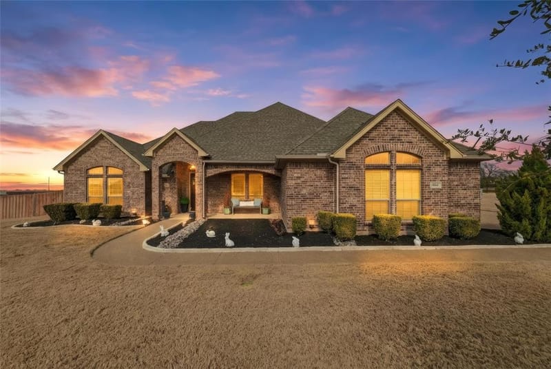 5660 Posada Drive, Fort Worth TX 76036