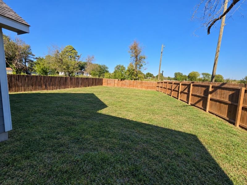 207 E Mccoulskey Street, Terrell TX 75160 - Photo 11