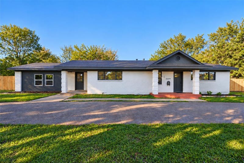 3209 Lakeshore Drive, Weatherford TX 76087