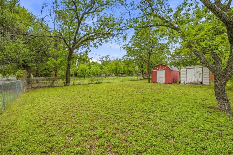 200 E Plum Avenue, De Leon TX 76444 - Photo 20