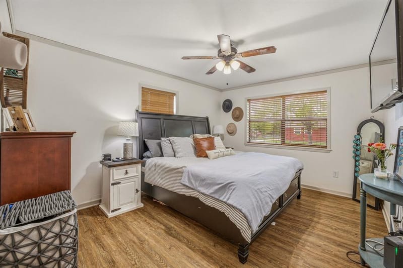 200 E Plum Avenue, De Leon TX 76444 - Photo 10