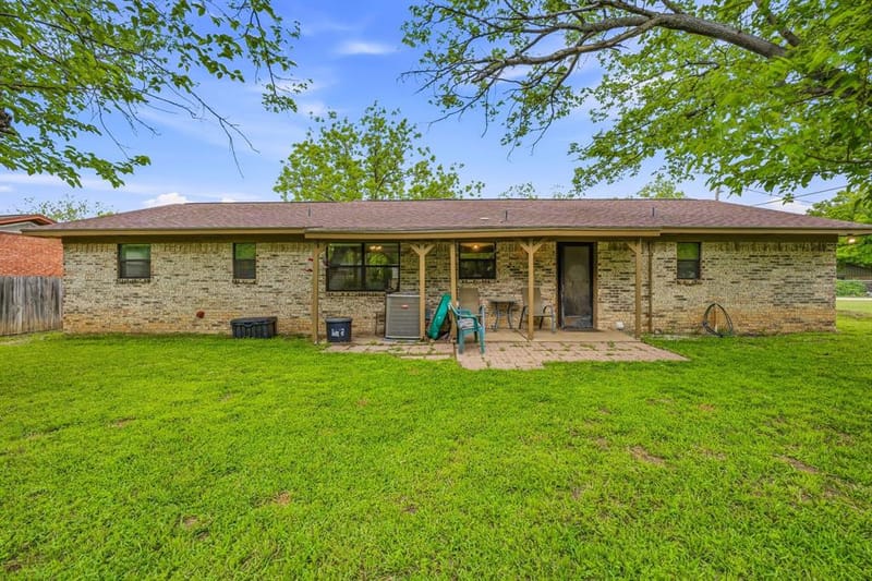 200 E Plum Avenue, De Leon TX 76444 - Photo 15