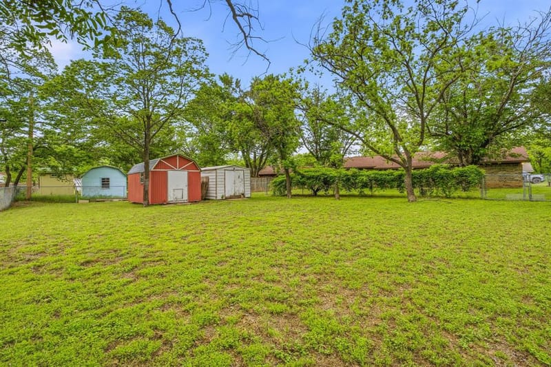 200 E Plum Avenue, De Leon TX 76444 - Photo 19