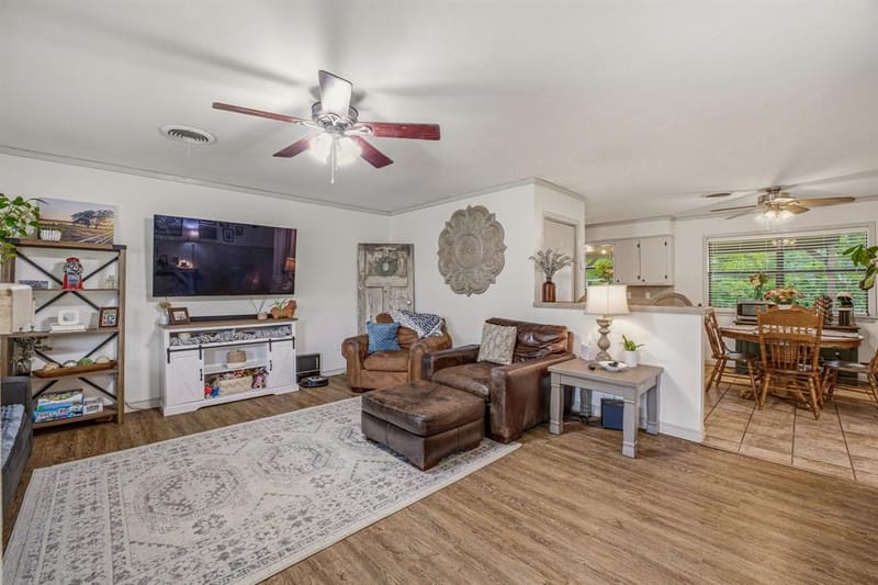 200 E Plum Avenue, De Leon TX 76444 - Photo 4