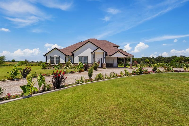 233 Private Road #7786, Wills Point TX 75169