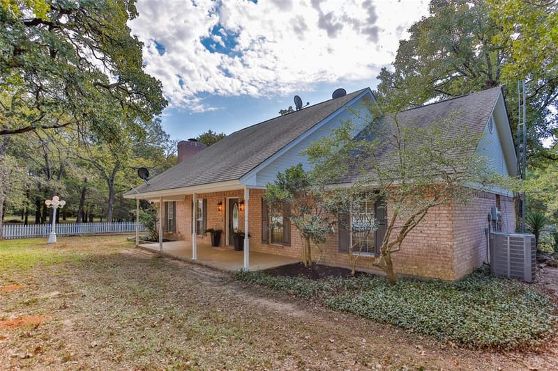 864 County Road 2114, Gainesville TX 76240 - Photo 3