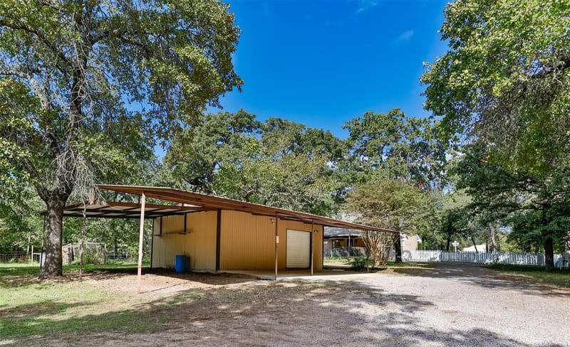 864 County Road 2114, Gainesville TX 76240 - Photo 32