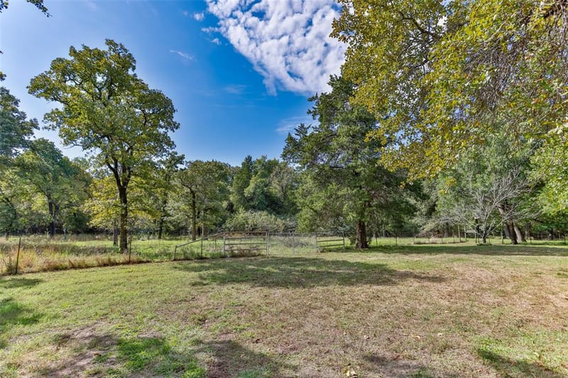 864 County Road 2114, Gainesville TX 76240 - Photo 35