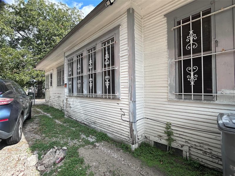 309 W Page Avenue, Dallas TX 75208 - Photo 7
