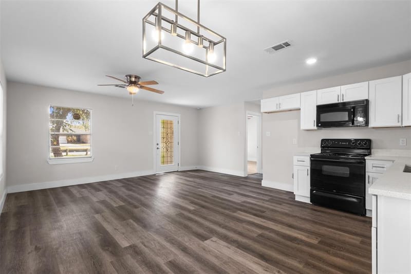 2523 N Prairie Creek Road, Dallas TX 75227 - Photo 6