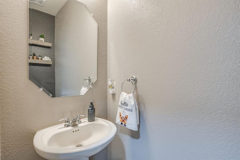 5124 Meadow Lane, Krum TX 76249 - Photo 16
