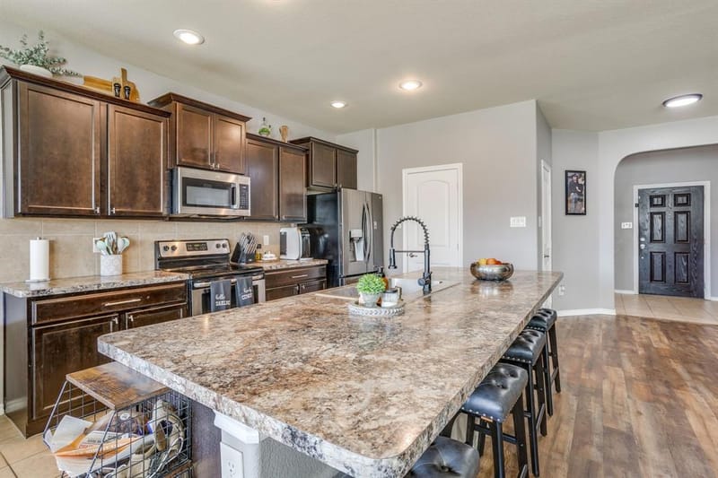 5124 Meadow Lane, Krum TX 76249 - Photo 9
