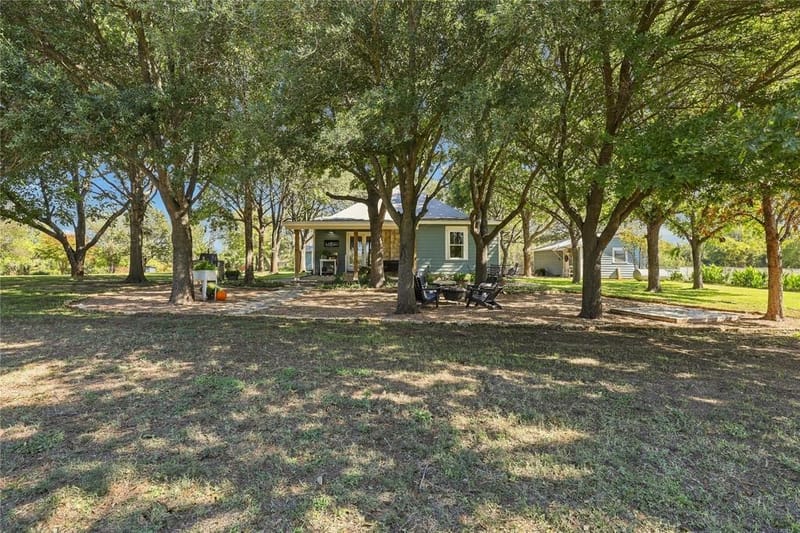2812 Overton Court, Granbury TX 76048 - Photo 30