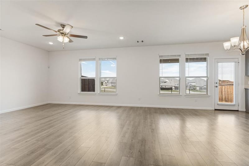 5317 Waterview Court, Haltom City TX 76137 - Photo 6