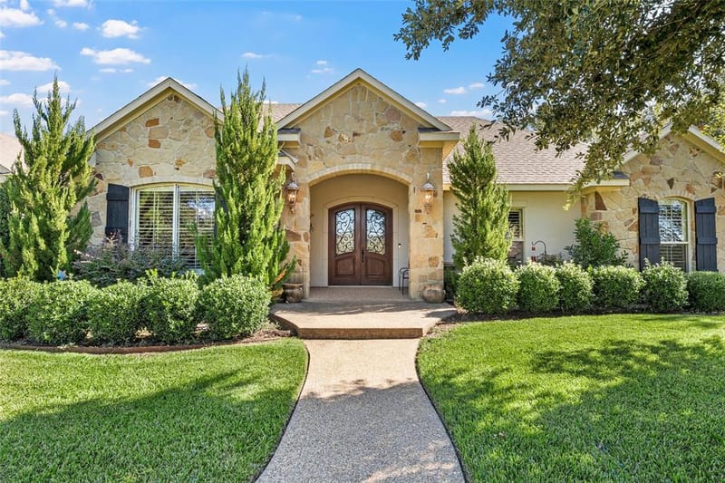 7020 Flagstone Circle, McGregor TX 76657 - Photo 2