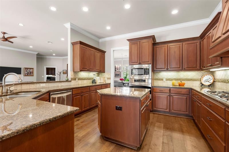 7020 Flagstone Circle, McGregor TX 76657 - Photo 8