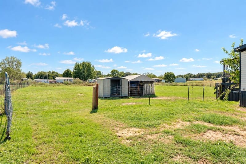 134 Valley Meadows Drive, Springtown TX 76082 - Photo 27