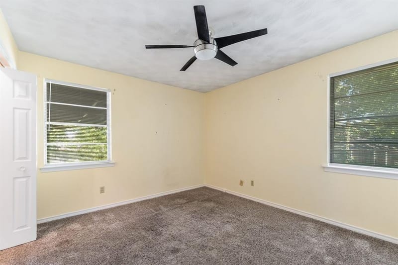 2334 Rockyglen Drive, Dallas TX 75228 - Photo 17