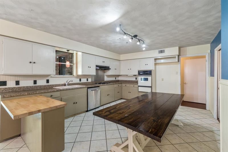 2334 Rockyglen Drive, Dallas TX 75228 - Photo 8