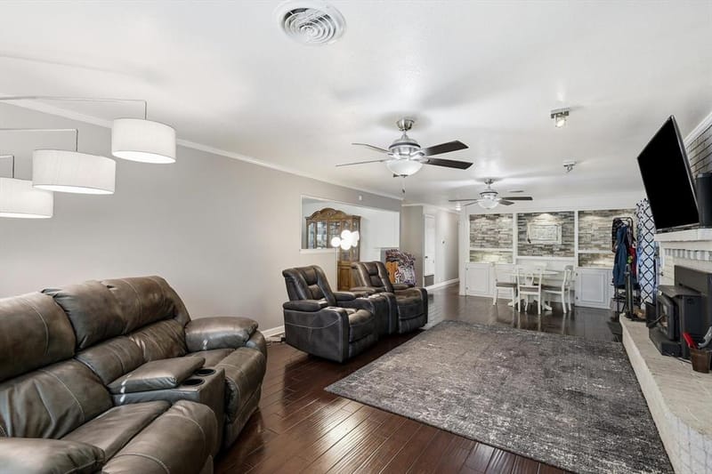 2004 Maplewood Drive, Gainesville TX 76240 - Photo 4
