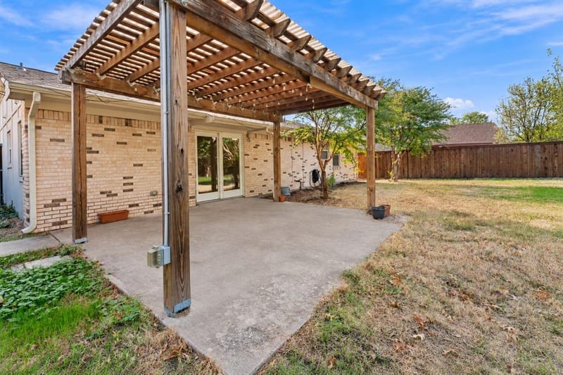 907 Crest Park Drive, Garland TX 75042 - Photo 23