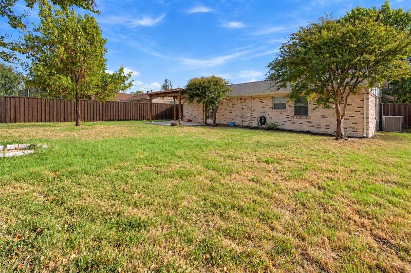 907 Crest Park Drive, Garland TX 75042 - Photo 24