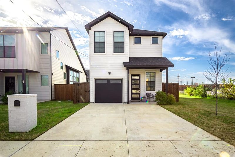 2050 Bickers Street, Dallas TX 75212