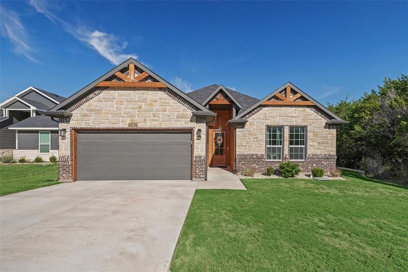 2506 Austin Court, Granbury TX 76048