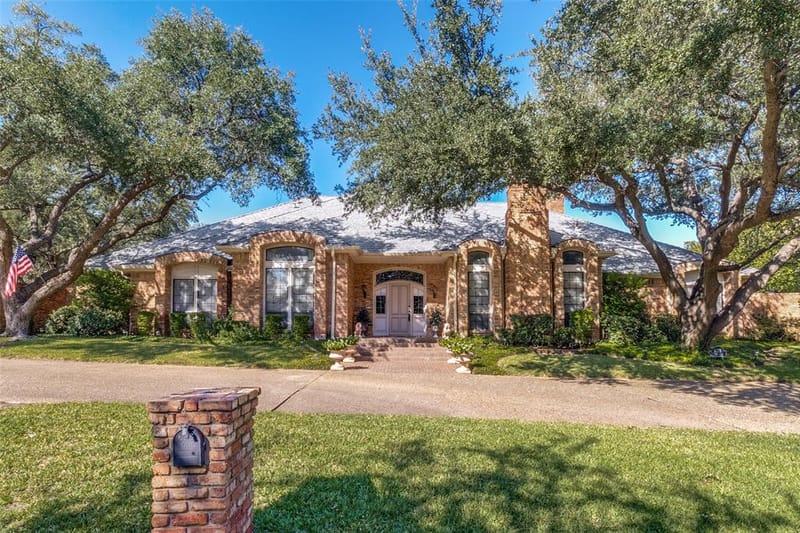 6215 Raintree Court, Dallas TX 75254