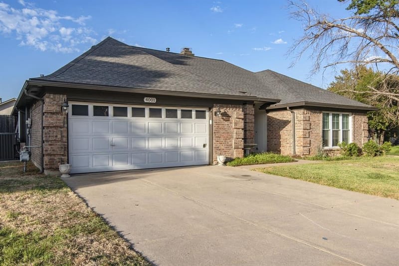 4001 Brownwood Lane, Arlington TX 76017 - Photo 2