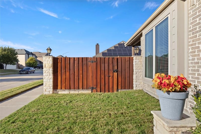 556 White Bud Lane, Fort Worth TX 76131 - Photo 5
