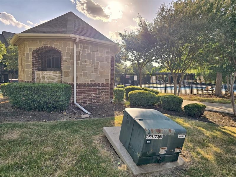 1504 Fox Run Drive, Irving TX 75063 - Photo 40