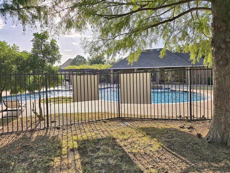 1504 Fox Run Drive, Irving TX 75063 - Photo 39