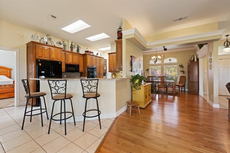 324 Highpoint Road, Burleson TX 76028 - Photo 17