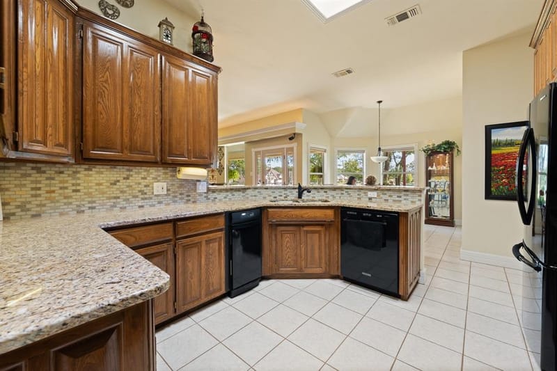 324 Highpoint Road, Burleson TX 76028 - Photo 20