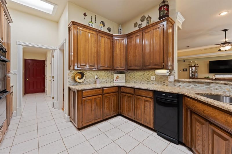 324 Highpoint Road, Burleson TX 76028 - Photo 18