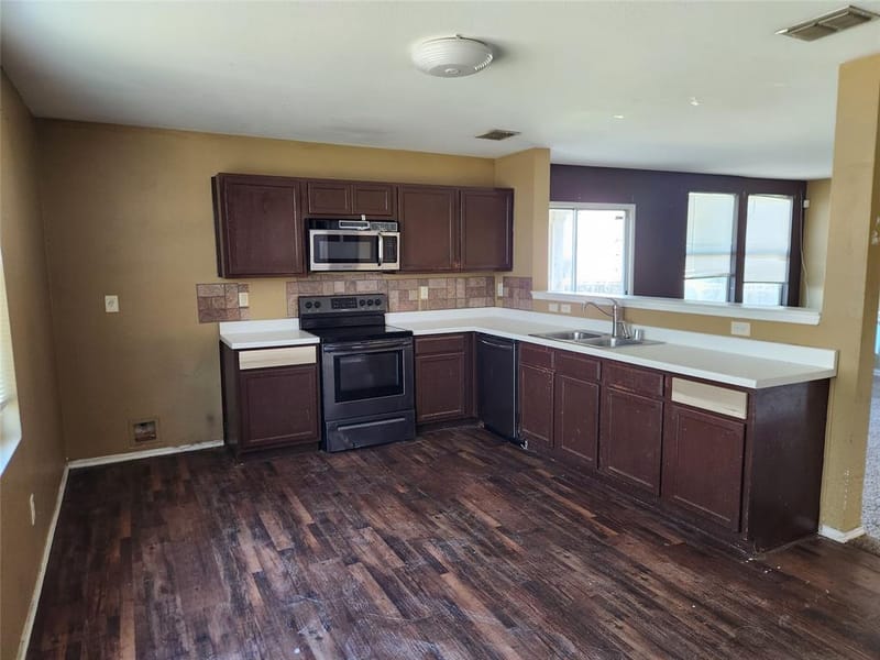 237 Crescent Ridge Drive, Fort Worth TX 76140 - Photo 3