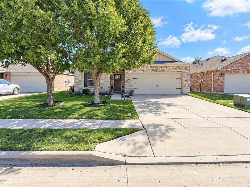 10028 Calcite Drive, Fort Worth TX 76131 - Photo 2