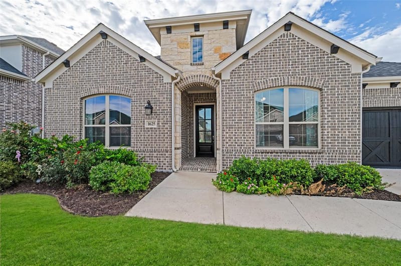 1625 Estivella Drive, Little Elm TX 75068 - Photo 3
