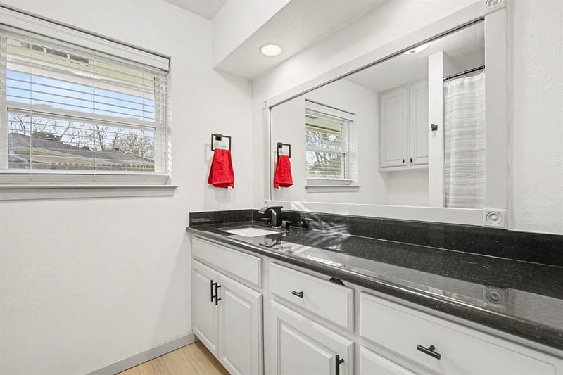 1603 Miller Court, Pantego TX 76013 - Photo 17