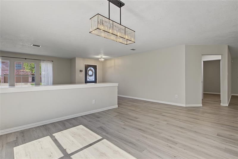 3152 Pine Valley Drive, Grand Prairie TX 75052 - Photo 8