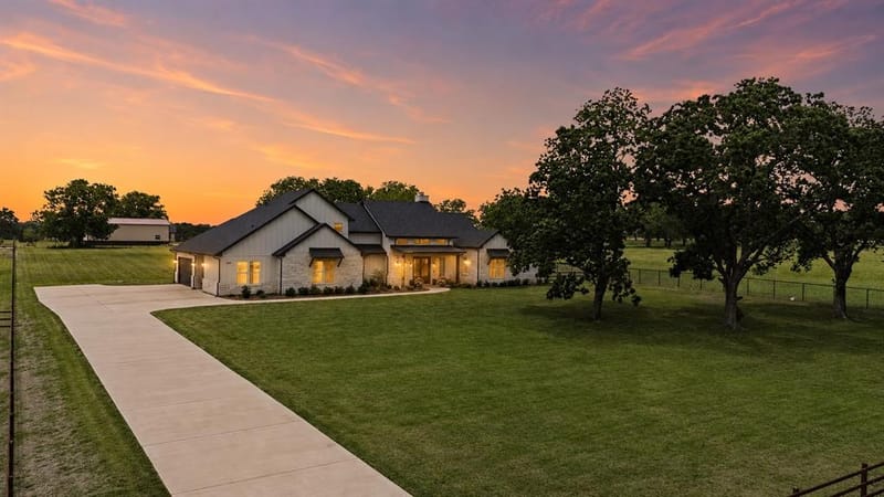 1406 Kara Trail, Van Alstyne TX 75495 - Photo 2