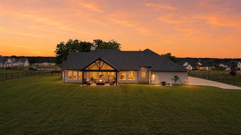 1406 Kara Trail, Van Alstyne TX 75495 - Photo 3