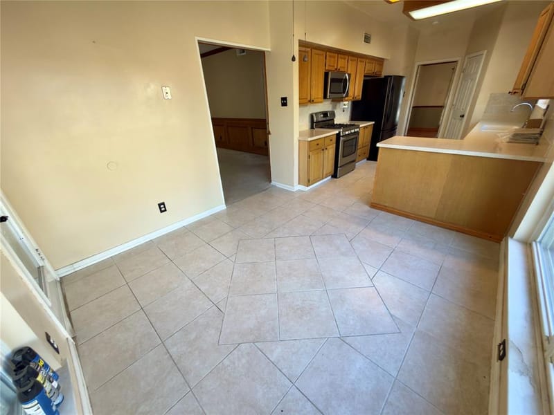 5609 Farris Drive, Arlington TX 76017 - Photo 9