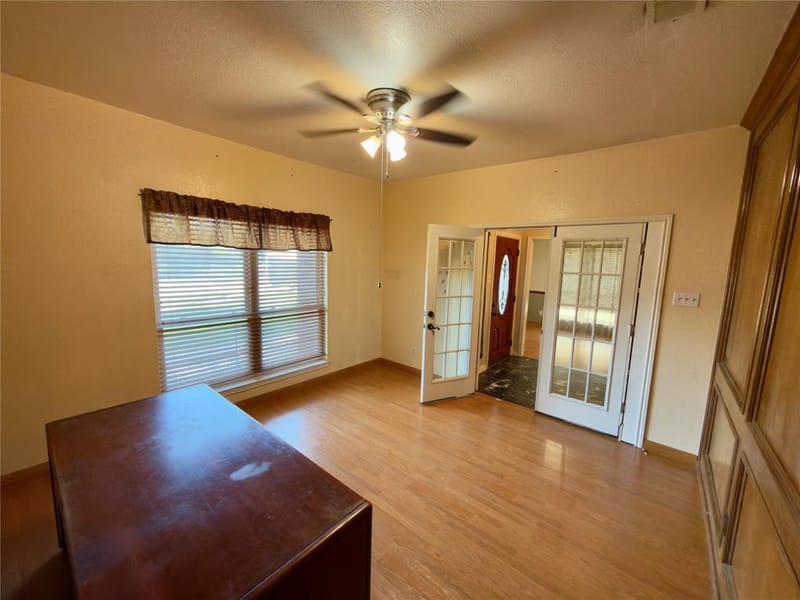 5609 Farris Drive, Arlington TX 76017 - Photo 4