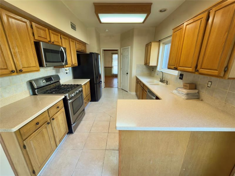 5609 Farris Drive, Arlington TX 76017 - Photo 8
