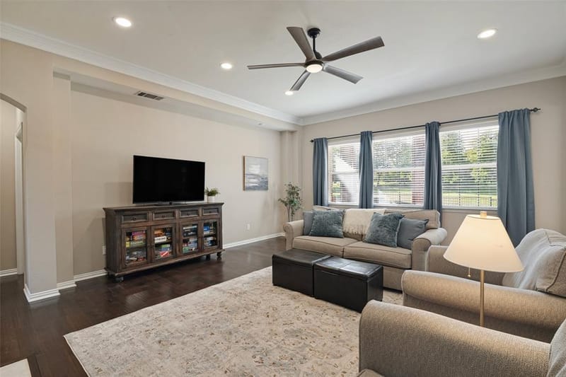 909 Palm Desert Drive, Garland TX 75044 - Photo 7