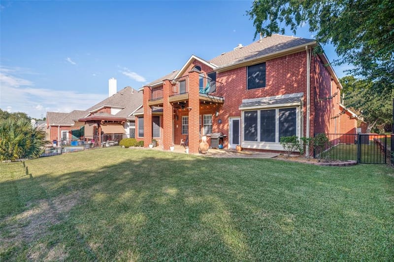 909 Palm Desert Drive, Garland TX 75044 - Photo 32